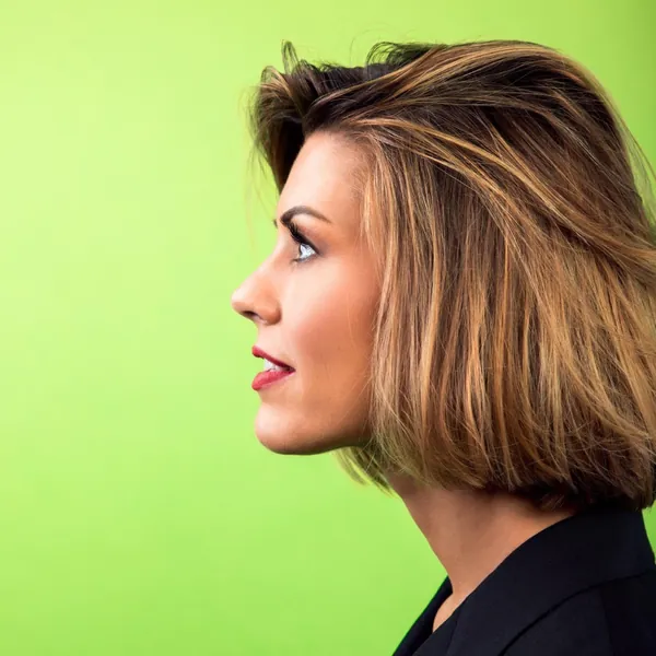 Portrait de profil de Laurie Peret